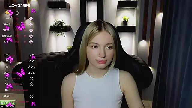 Cling to live show with Marcia_Dunn from StripChat 