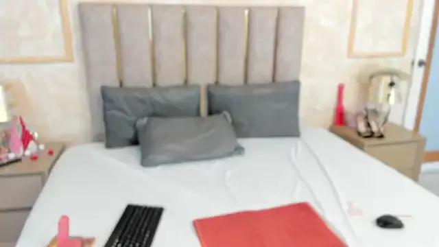Cling to live show with Maristxxr from StripChat 