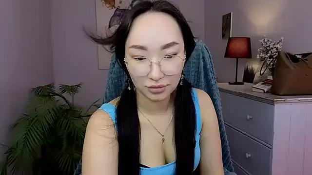 Cling to live show with Mary_Driden from StripChat 