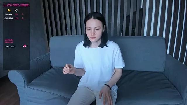 Cling to live show with MaryCoopeer from StripChat 