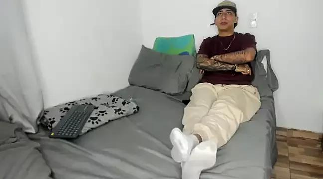 Cling to live show with Master_Leonardo from StripChat 