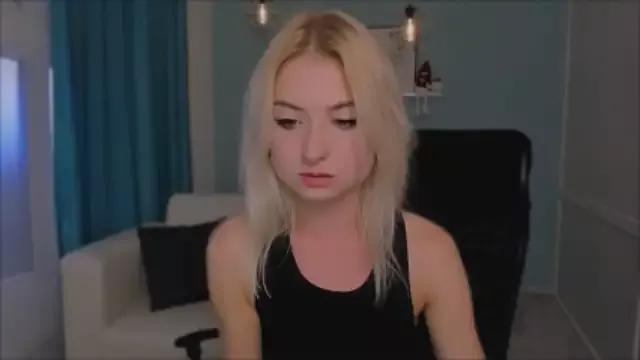 Cling to live show with melisa_white1 from StripChat 