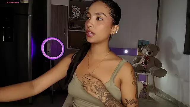 Cling to live show with mia_yireth from StripChat 