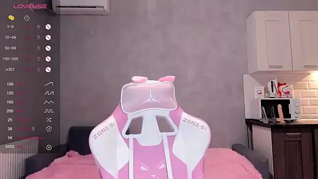 Cling to live show with Mika_Ray from StripChat 