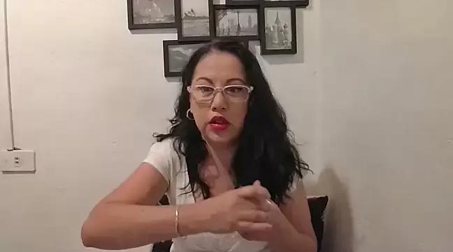 Cling to live show with MirandaLatinaLovely from StripChat 