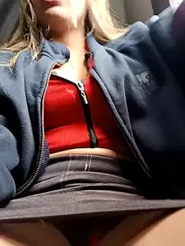 Misscata1106 on StripChat 