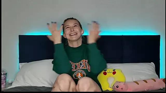 Cling to live show with MissEmilyMiller from StripChat 