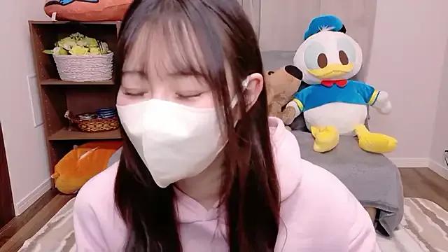 MOEMOE-Q on StripChat 