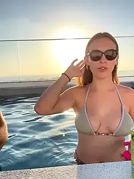 MrAndMrsSavage on StripChat