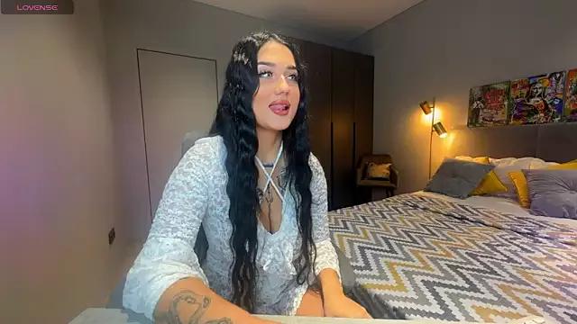 Cling to live show with mygoddesshecate from StripChat 