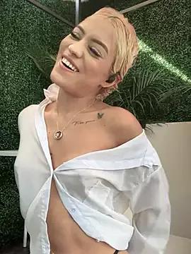 Cling to live show with MystiqueXXX from StripChat 