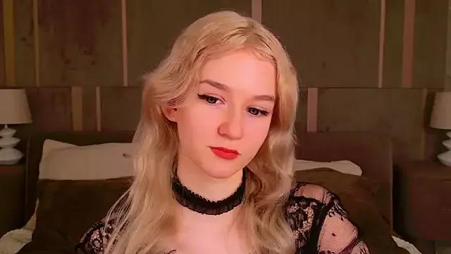 Cling to live show with NaomiLoys from StripChat 