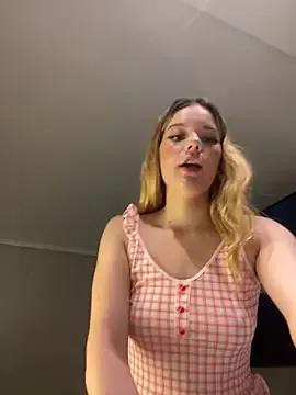 Group NicoleCut on StripChat