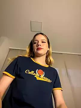 Group NicoleCut on StripChat