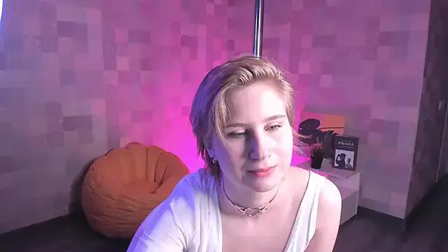 Cling to live show with odelynbrower from StripChat 