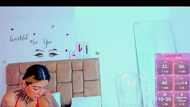 Cling to live show with Poca_Danmed from StripChat 