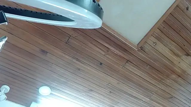 poison_doll2 — tits oil shake