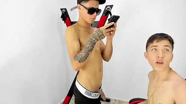 Cling to live show with Santiago_LatinBoy from StripChat 
