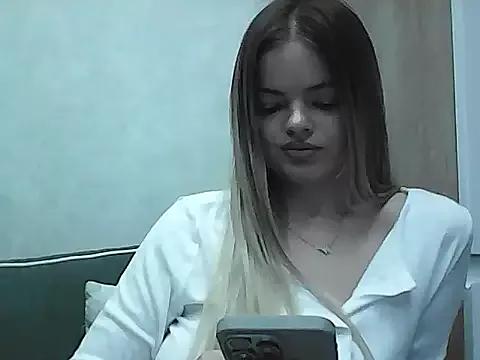 Cling to live show with Sarah_keyy from StripChat 
