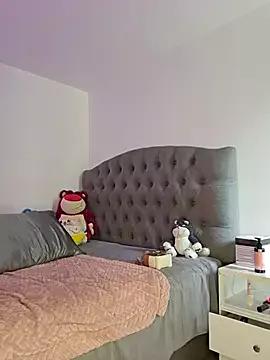 Cling to live show with Selena_blake from StripChat 