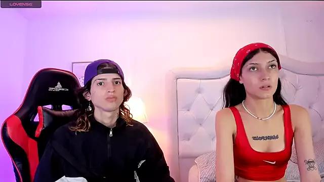 Cling to live show with sett_and_gwen from StripChat 