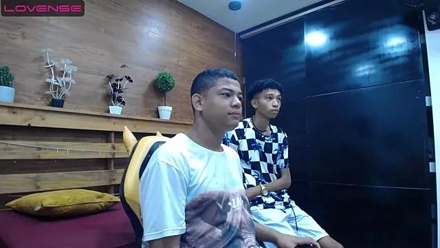 Cling to live show with sexy_blacks_ from StripChat 