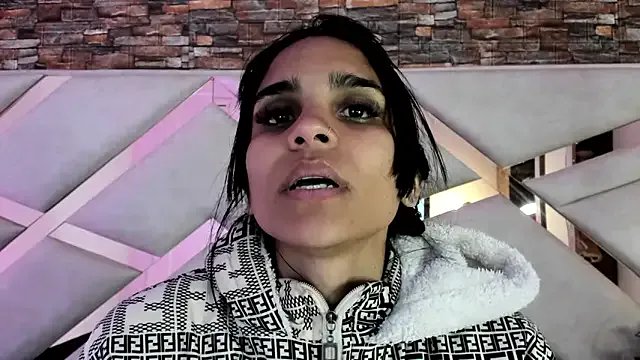 sophie_pariss on StripChat