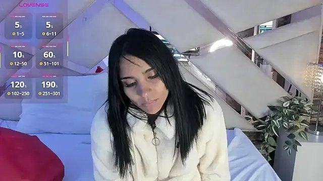 sophie_pariss on StripChat