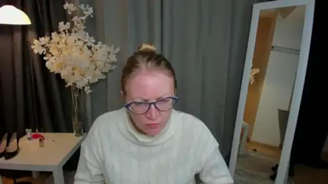 Cling to live show with sugamomy from StripChat 