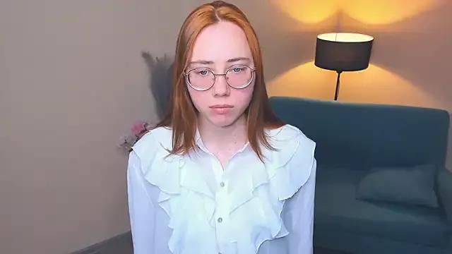 Cling to live show with SunnivaFarr from StripChat 