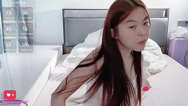 Cling to live show with sweety-Xiaoman from StripChat 