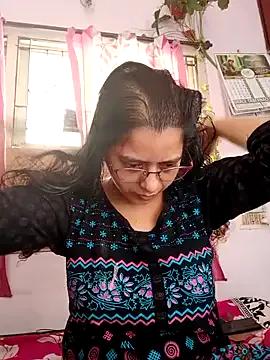 Freechat thanusi_2 on StripChat