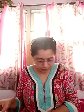 Freechat thanusi_2 on StripChat