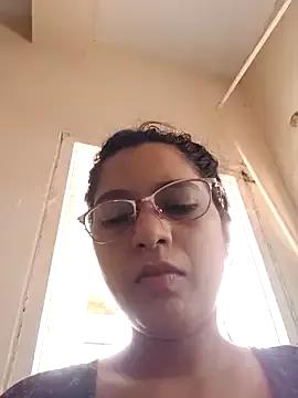 Freechat thanusi_2 on StripChat