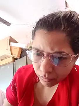 Freechat thanusi_2 on StripChat