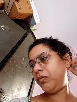 Freechat thanusi_2 on StripChat