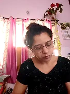 Freechat thanusi_2 on StripChat