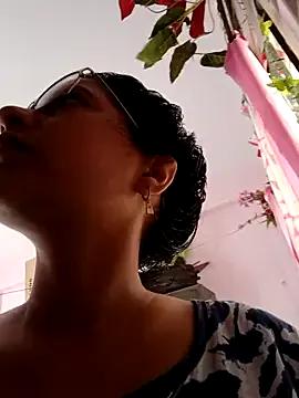 Freechat thanusi_2 on StripChat