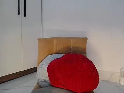 Cling to live show with Thu_Hanoi_sweet_chubby from StripChat 