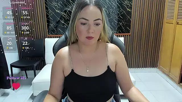 Cling to live show with tiffany_27 from StripChat 