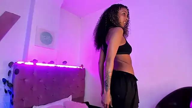 Cling to live show with Triipsy from StripChat 