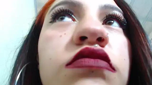Cling to live show with Violettasquirt from StripChat 