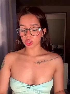 Cling to live show with xlovelygirlx from StripChat 
